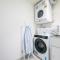 Luxury Apartment with 3 Rooms, 3 Bathrooms, and 2 Parking Spaces at Darling Harbour & Convention Center in Sydney