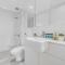 Luxury Apartment with 3 Rooms, 3 Bathrooms, and 2 Parking Spaces at Darling Harbour & Convention Center in Sydney