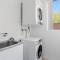 Stylish 2-Bed Apartment with Pool in Camperdown