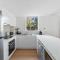 Stylish 2-Bed Apartment with Pool in Camperdown