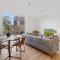 Stylish 2-Bed Apartment with Pool in Camperdown