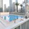 Three Bedroom in Downtown with Burj Khalifa View - Dubaj