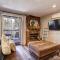 CM325 Copper Mtn Inn condo