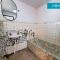 Romance Guest House