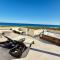 Relaxing Penthouse Suites by the Sea