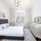 Beautiful 1BR Palm Jumeirah with Pool and Beach Access