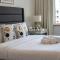 Beautiful 1BR Palm Jumeirah with Pool and Beach Access