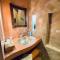 Exclusive and stylish 4-bedroom Riad with plunge pool - 马拉喀什
