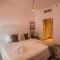 Yas Island Elegant 2BR with Lake & Pool View - Abu Dhabi