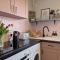 Peacehaven Retreat - 4 minutes from the beach! Pet friendly!