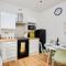 Charming House - Close to City Centre - Self-Check-In - Free Parking, Fast WiFi and Smart TV by Yoko Property - Sheffield