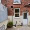 Charming House - Close to City Centre - Self-Check-In - Free Parking, Fast WiFi and Smart TV by Yoko Property - Sheffield