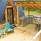 A Serene A-Frame Cabin with Hot Tub - أكسفورد
