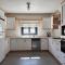 Super Luks, Denize 100 Metre, Ruya Evi 2