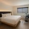 Ramada by Wyndham Los Angeles/Downtown West