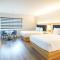 Ramada by Wyndham Los Angeles/Downtown West