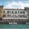 Fiori sullAcqua Apartments
