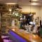 Cross Foxes - Bar Grill Rooms