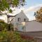 Aarn House B&B Airport Accommodation
