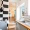Nice bedroom close to the train station and the city centre