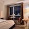 Camari Mandaluyong Staycation 1 with PS4, 400mbps WiFi, Pool, Netflix near MRT Boni, BGC, Megamall, Makati