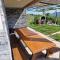 Vineyard Cottage with Private Jacuzzi