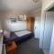 Neumühler Hof- Ferienwohnung "Thomas" 3 Zimmer,3 Bäder mit Dusche, kostenfreie Parkplätze vor dem Haus