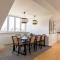 Bright 3BR Apartment with Balcony and Amazing Lake View