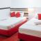 Max Travellers Inn by RedDoorz