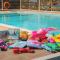 Seaview Garden Villa - Heated Pool & Sauna