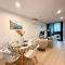 Heart of CBD Stylish 2BR Apt-Quiet-pool-view-BBQ