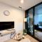 Heart of CBD Stylish 2BR Apt-Quiet-pool-view-BBQ