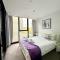 Heart of CBD Stylish 2BR Apt-Quiet-pool-view-BBQ