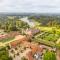 Isabels wing! A stunning 2 bedroom Property
