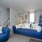 Cosy seaside cottage