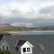6 Afallon, Beachside holiday house