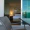 LIC Manhattan View Hotel