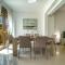 Stylish home - comfortable holidays near the beach.