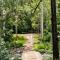Creekside Rainforest Retreat
