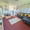 Beautiful Chalet With Free Wifi Nearby Hemsby Beach In Norfolk Ref 59096S