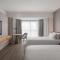 Holiday Inn Shanghai Huaxia by IHG - overlooking city scenery at Sky View Restaurant