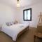 charming house with private pool in lagnes, near isle sur la sorgue, in the luberon, in Provence, for 8 people