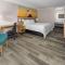 Days Inn by Wyndham Hinesville Near Fort Stewart, Newly Renovated, Free Hot Breakfast, Restaurant and Bar