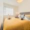 3BR-Sleeps 6 -Walk to Etihad & AO Arena