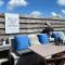 Glamping Safarilodge Grutte Fiif met airco, extra keuken op veranda en privé achtertuin