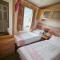 Luxury lodge lyons robin hood