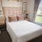 Luxury lodge lyons robin hood