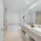 High-Floor with Stunning Views-Luxury Condo - Pools