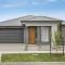 10 Min to Airport Brand New Family 4BR House