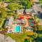Dashas alpine retreat at Icicle Village with pool and hot tub